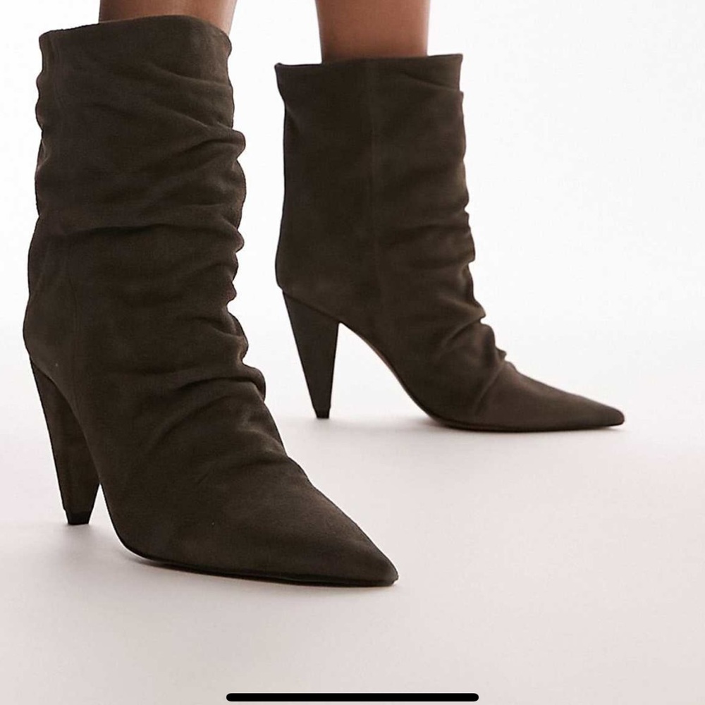 Real suede pointed slouchy boots